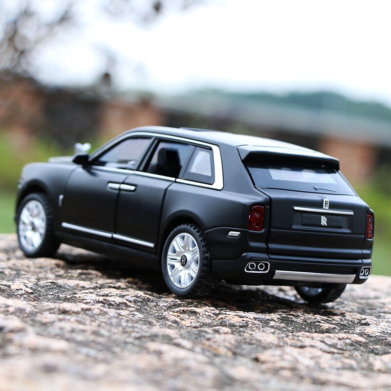 1:32 Scale Rolls Royce Cullinan