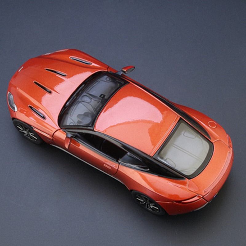 1:24 AstonMartin DB11