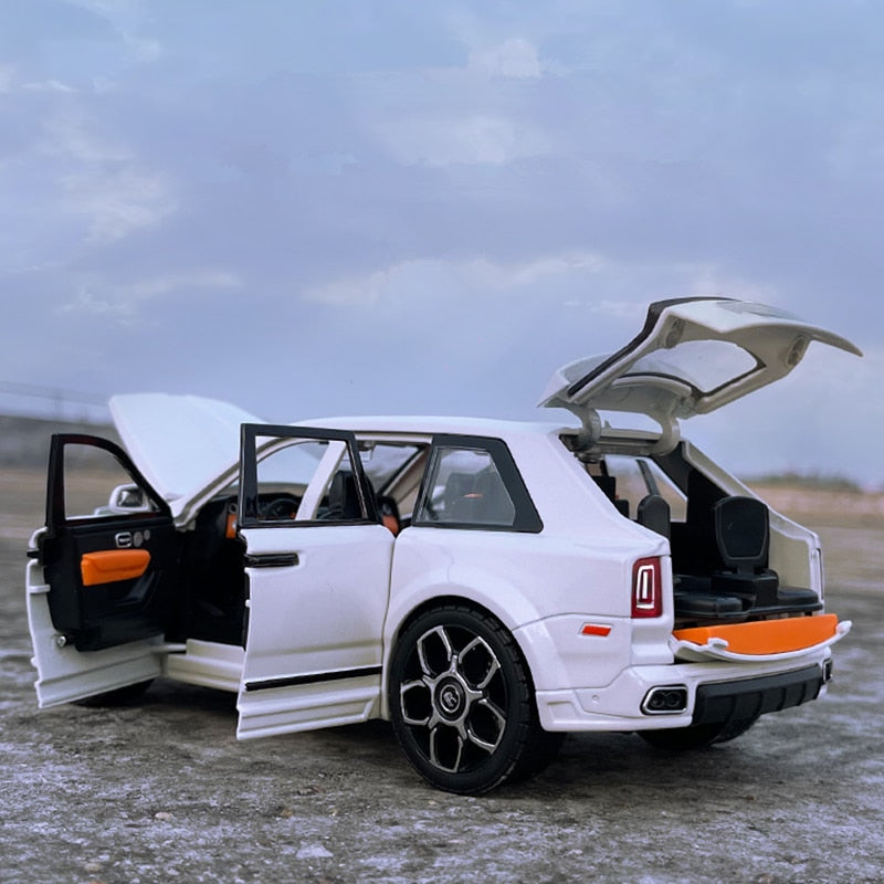 1/20 Rolls Royce SUV Cullinan