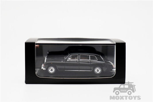 Rolls-Royce Phantom Extended — 1:64 Diecast Model
